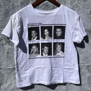 EUC RARE Friends Cast “Class of 2004” with their picture T Shirt Size Medium